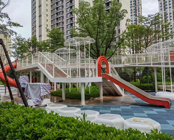 【陸地】多功能攀網(wǎng)滑梯制作廠家