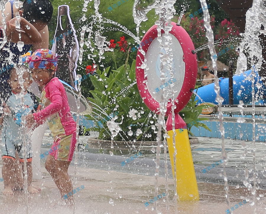 波板糖戲水游樂設備