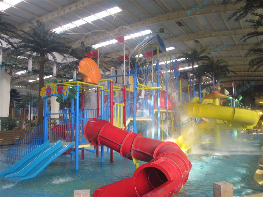 室內(nèi)水上樂(lè)園中型水寨制作案例