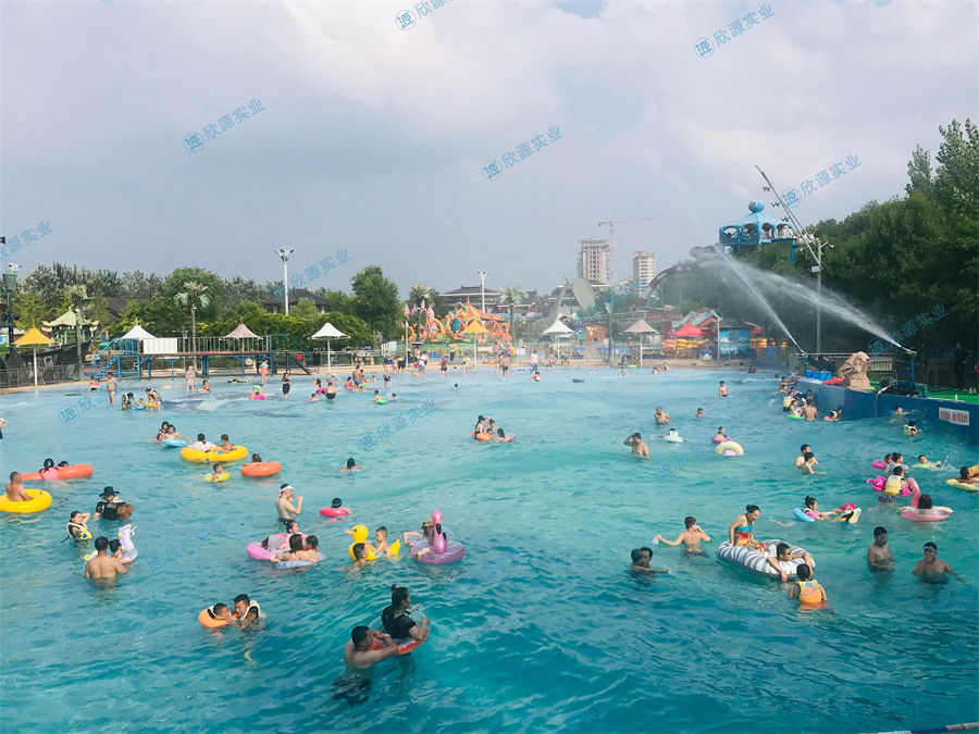 鼓風式人工造浪池