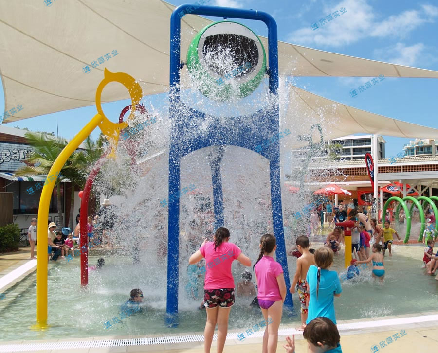 青年號戲水游樂設備