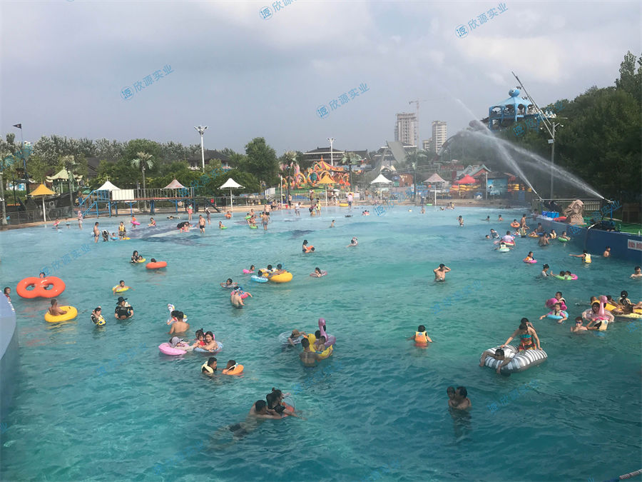 鼓風式人工造浪池