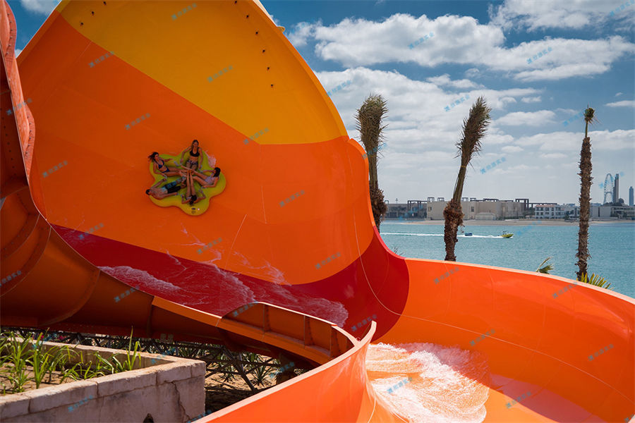 水上樂園規劃中的場地選擇如何考慮交通便利性？-7384