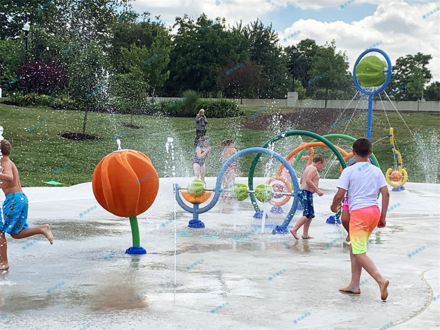 新式水上樂(lè)園設(shè)施的引進(jìn)，是游客重游的強(qiáng)有力保證。-7923