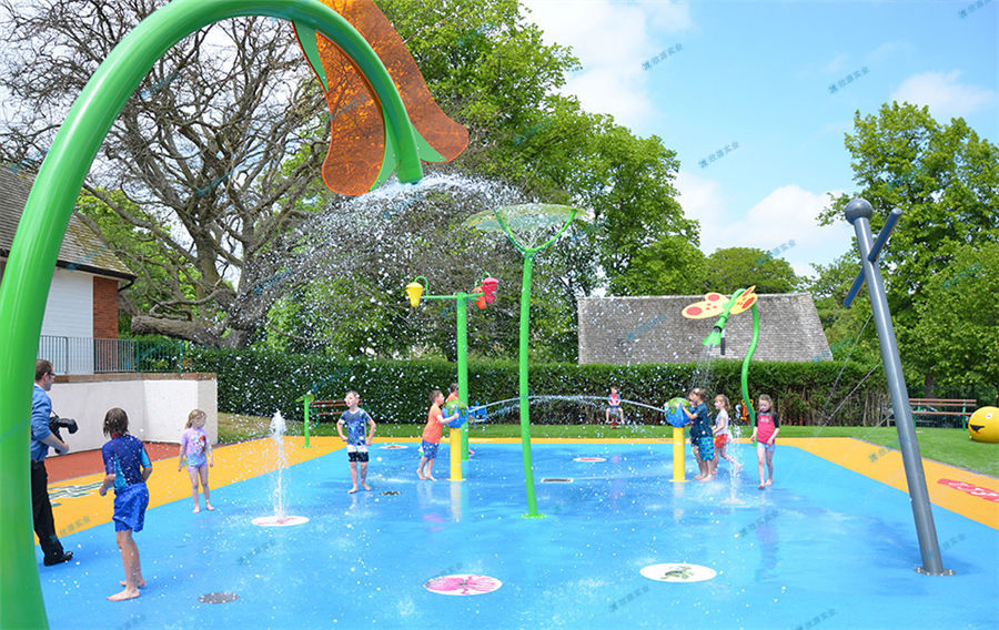 移動(dòng)戲水樂園的保護(hù)措施-7993
