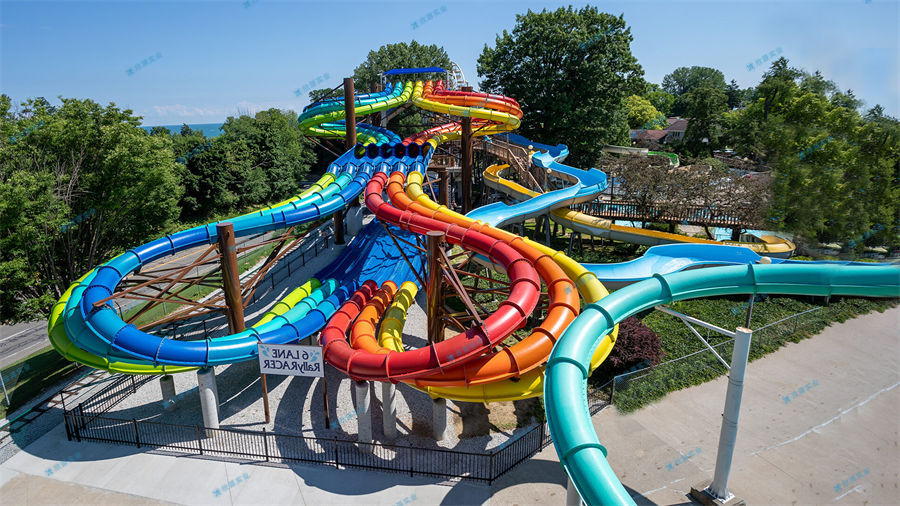 移動水上樂園給火熱夏日帶來福音